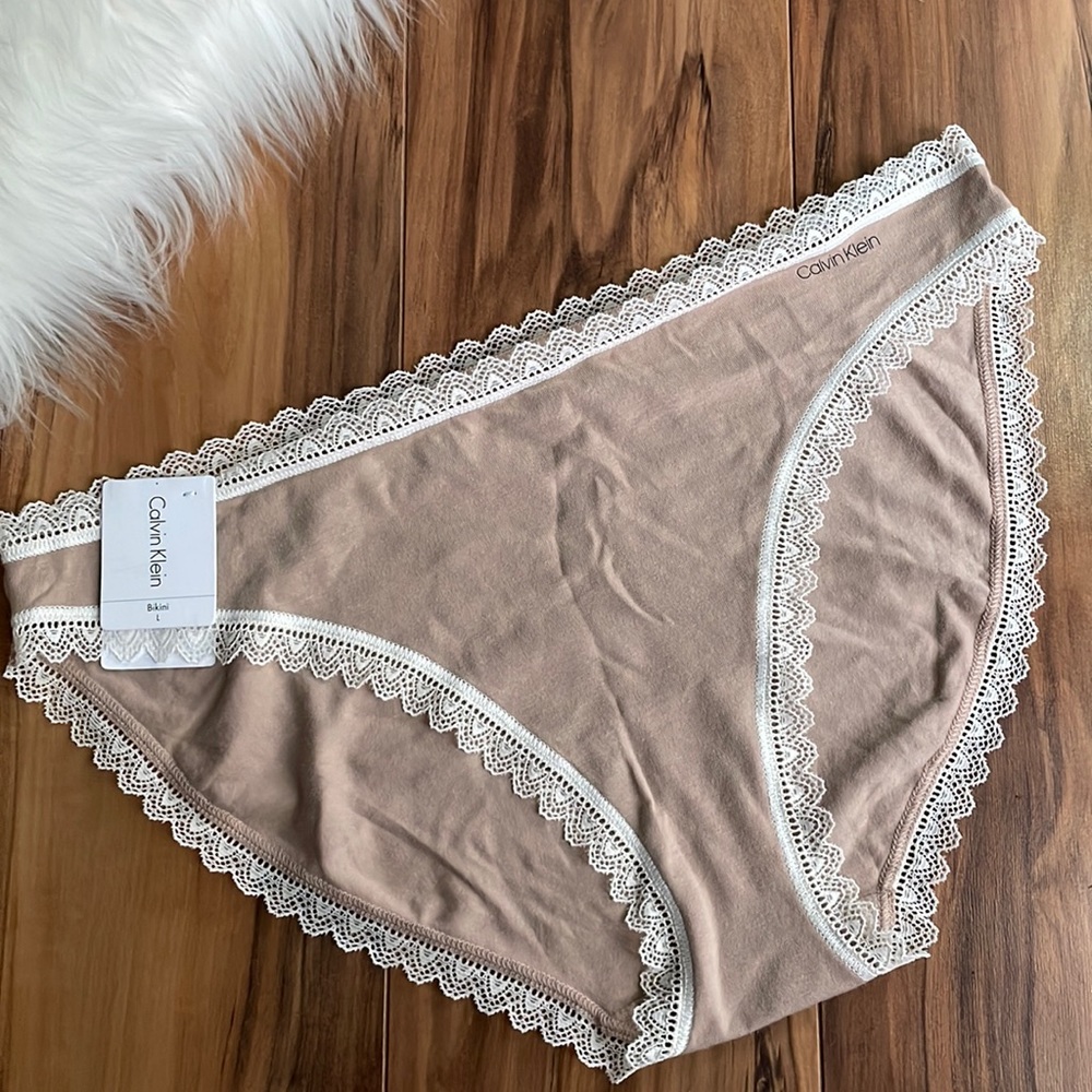 NWT Calvin Klein women’s panties L cotton nude
